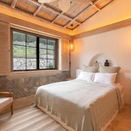 Hotel Izz Getaway - Adults Only