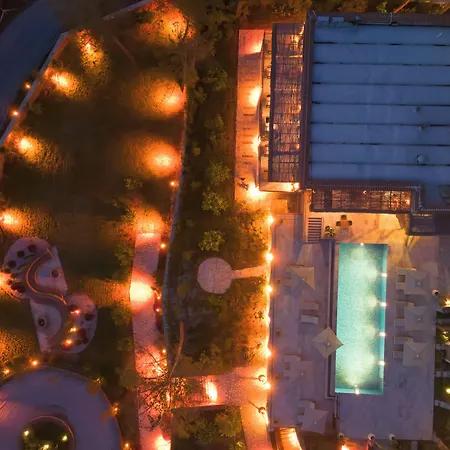 Hotel Izz Getaway - Adults Only