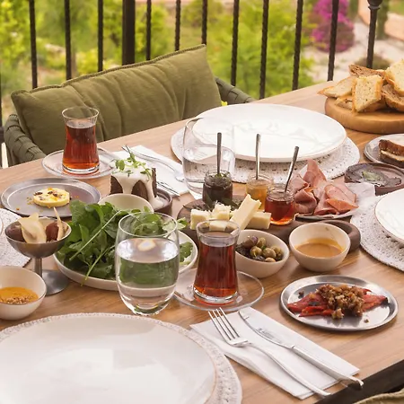 Izz Getaway - Adults Only Hotel