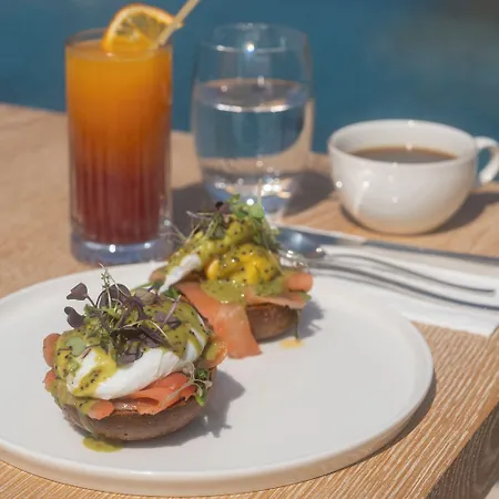 Izz Getaway - Adults Only Hotel