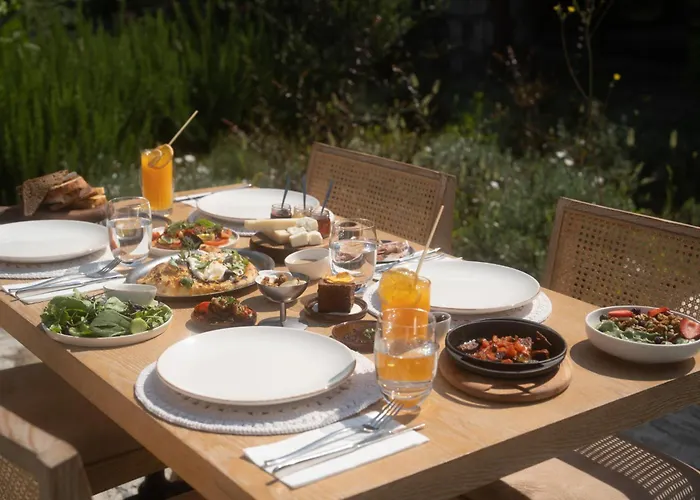 Izz Getaway - Adults Only Otel