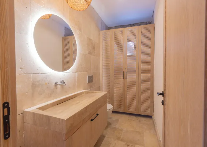 Izz Getaway - Adults Only