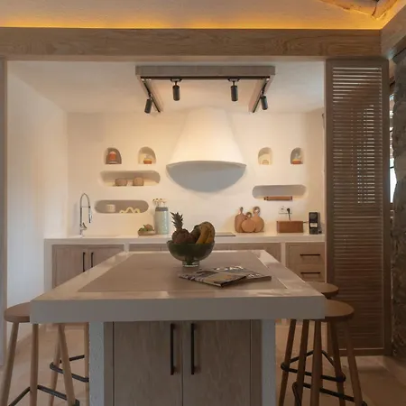 Отель Izz Getaway - Adults Only 3*