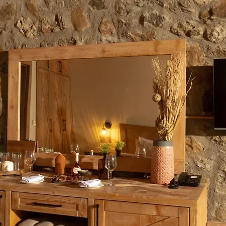 Izz Getaway - Adults Only Гёчек