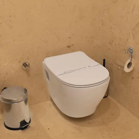 Izz Getaway - Adults Only Отель