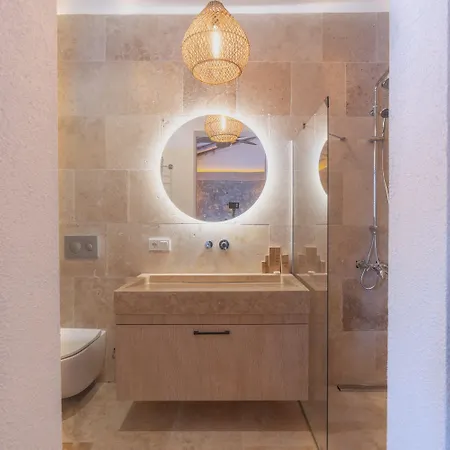 Izz Getaway - Adults Only Гёчек