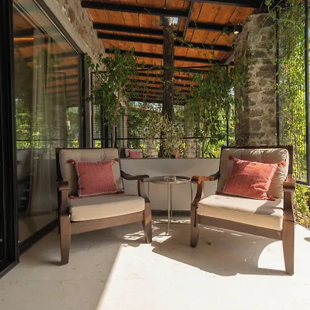 호텔 Izz Getaway - Adults Only 3*