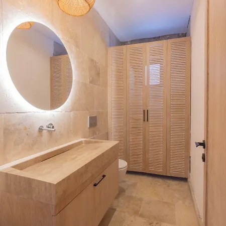 Izz Getaway - Adults Only