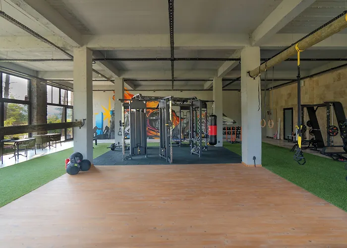 Izz Getaway - Adults Only 3*